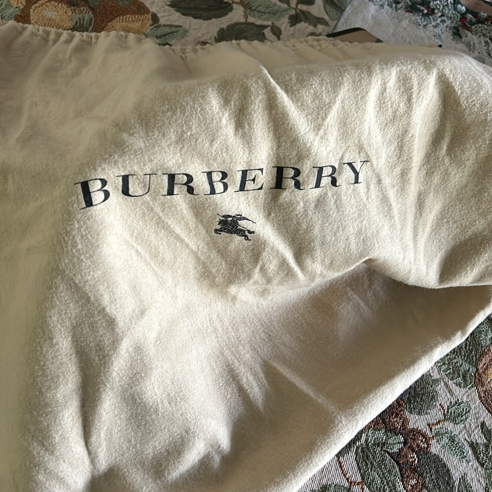 EUC Burberry satchel  bag classic design - Picture 11 of 12